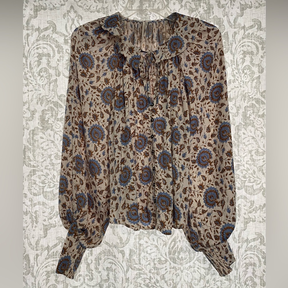 Silky Floral Print Peasant Blouse in Cream and Blue Sz XS fits S (oversized) - Picture 4 of 12